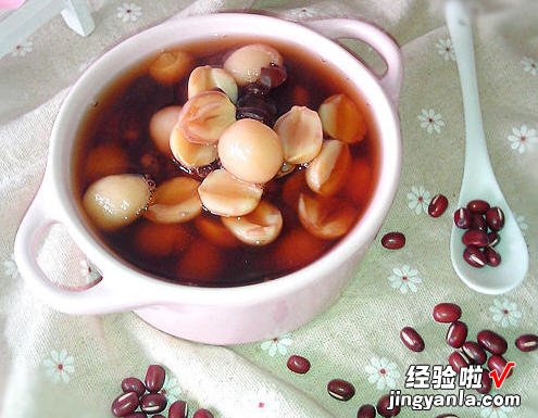 红豆莲子汤圆