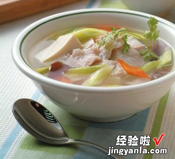 金针笋豆腐鱼片汤