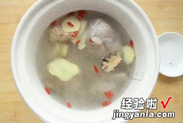 当归姜片羊肉汤