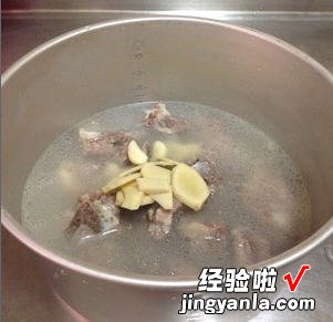 蒜头蛤蜊排骨汤