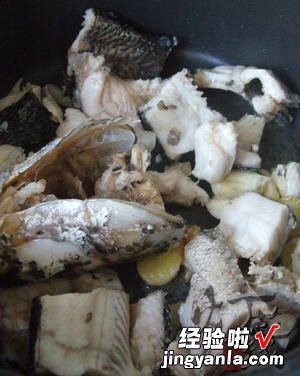 黑鱼木耳豆腐汤