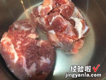 凤梨苦瓜黑豆软骨汤