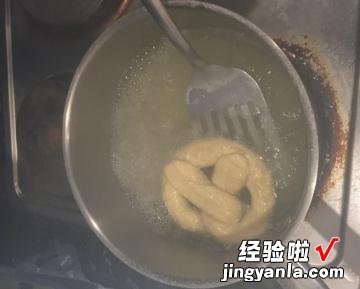 德国纽结饼