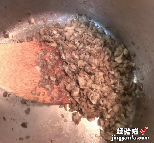 蘑菇马芝拉起司皮萨