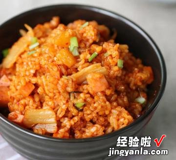 辣椒酱泡菜炒饭