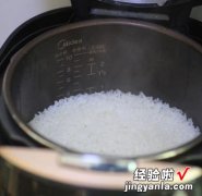 辣椒酱泡菜炒饭