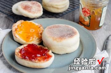 免烤箱的英式马芬满福堡
