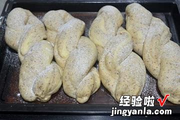 伯爵奶酥面包佐红茶