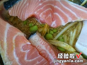 金色穗稻咖哩鲑鱼炊饭