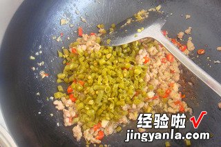 酸豆角烧肉末