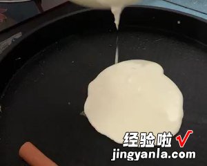 金黄的鸡蛋煎饼